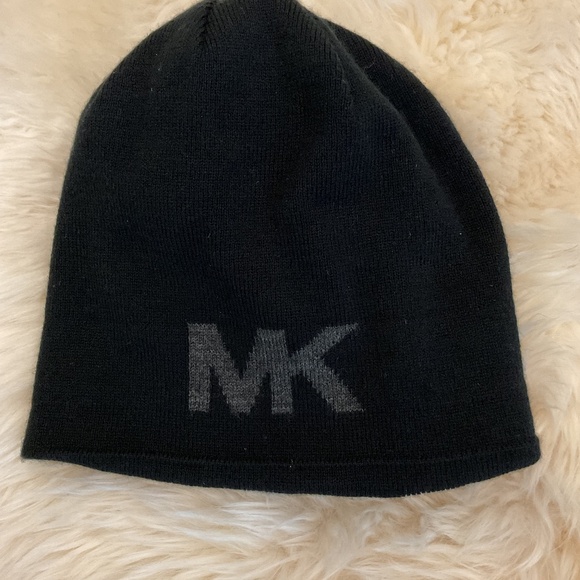 Michael Kors Beanie - Picture 1 of 3